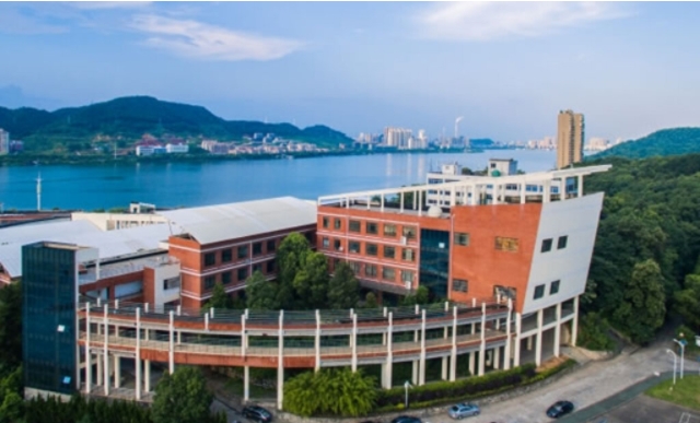 湖北理工学院1